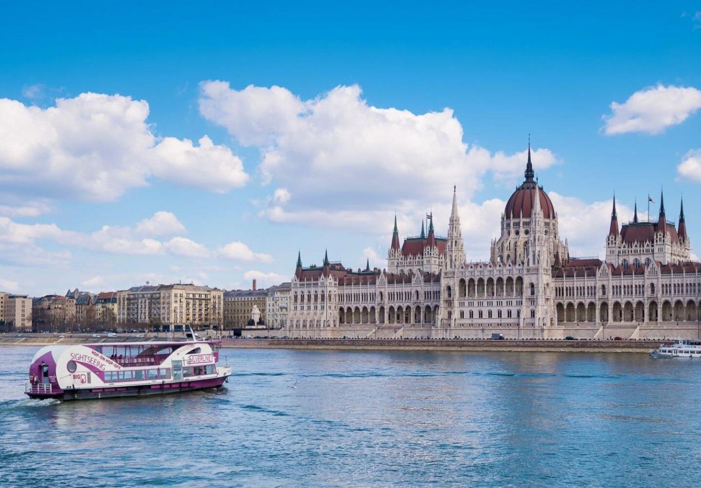 2 Rooms Between Of Chain Bridge, Cathedral, Parlament,Castle Area Apartment *