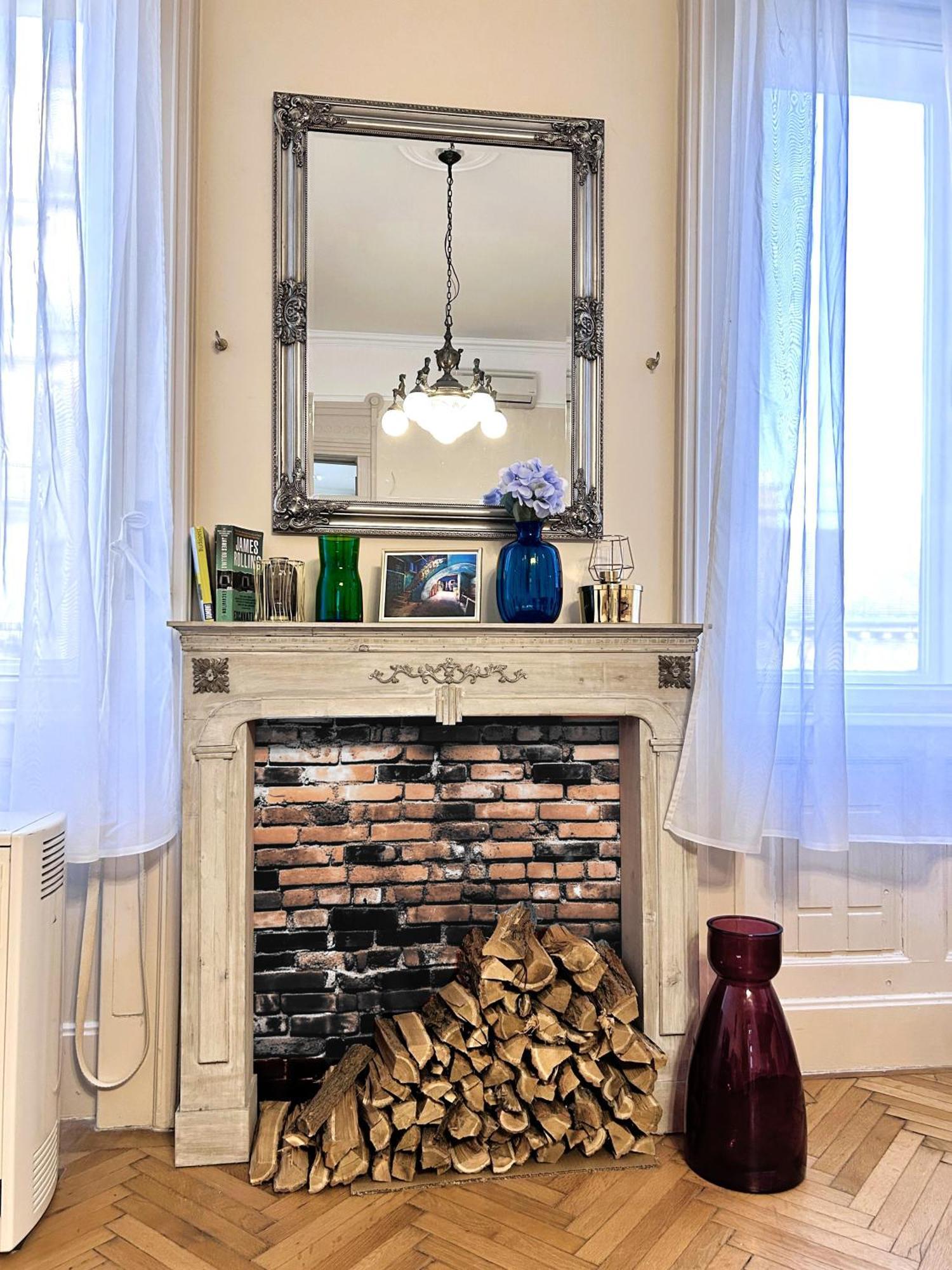 Apartment 2 Between Of Chain Bridge, Cathedral, Parlament,castle Area *