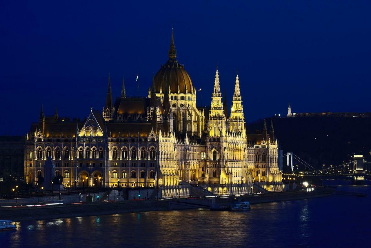 2 Rooms Between Of Chain Bridge, Cathedral, Parlament,Castle Area Apartment Budapest